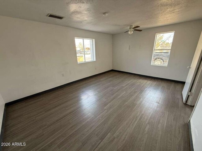 Building Photo - 398 E Ave