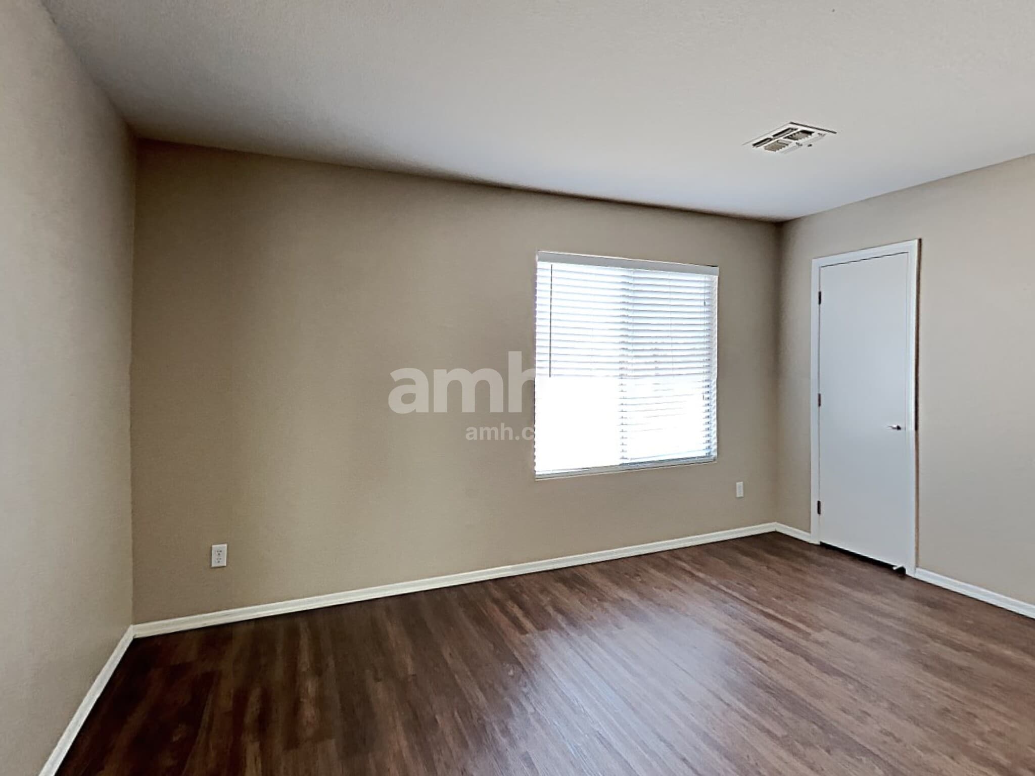 Building Photo - 1117 E Dust Devil Dr