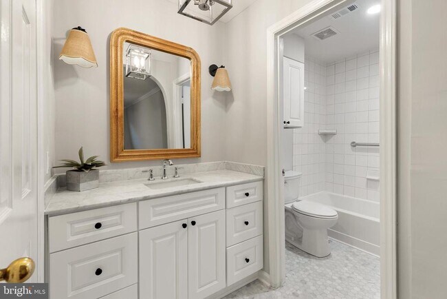 Building Photo - 5824 Inman Park Cir