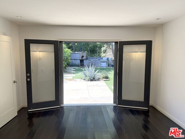 Building Photo - 11064 Wrightwood Ln