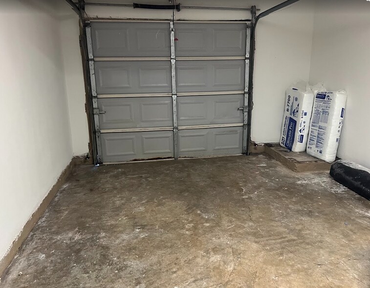 Building Photo - 4111 Beran Dr