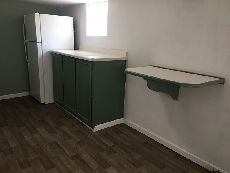 kitchen - 8032 SE Yamhill St