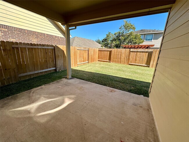 Building Photo - 6111 Grassy Haven Ln