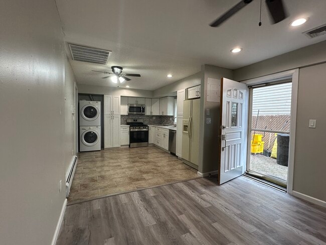 Building Photo - 312 Elverton Ave