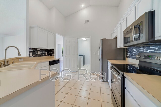 Building Photo - 491 Goldenmoss Loop