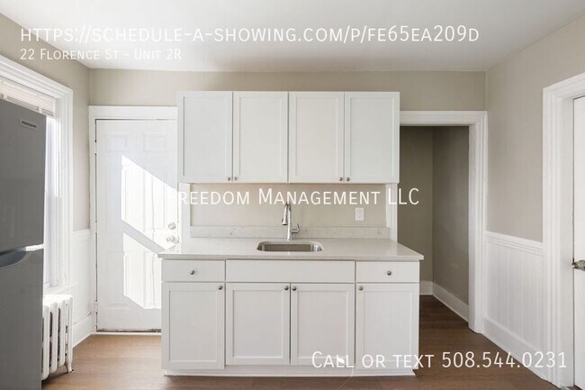 Building Photo - 22 Florence St