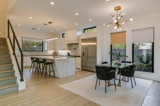 Building Photo - 2015 De Verne St