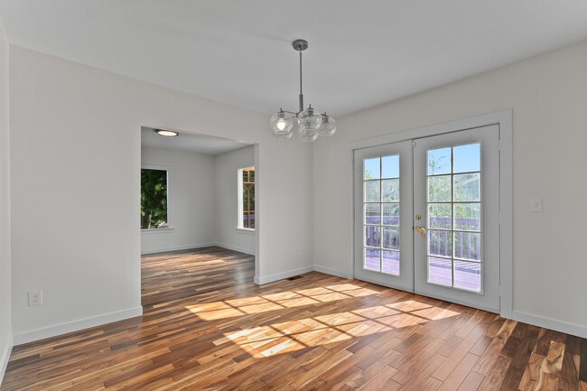 Building Photo - 4bd/2.75ba Seattle Home