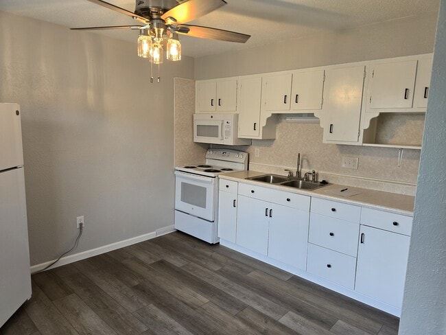 Building Photo - 5844 Acres Rd