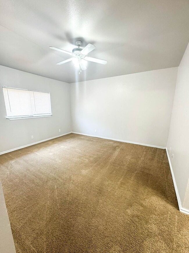 Building Photo - 11727 Capotillo St