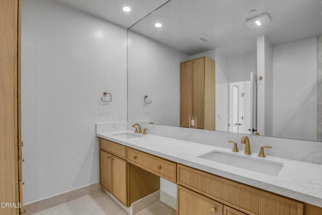 Building Photo - 611 W Claremont St