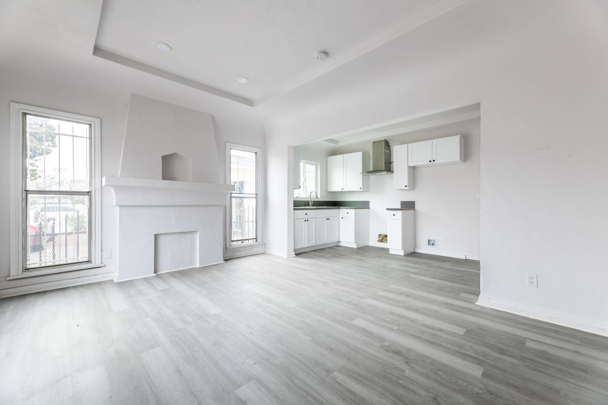 Building Photo - 138 W 82nd St