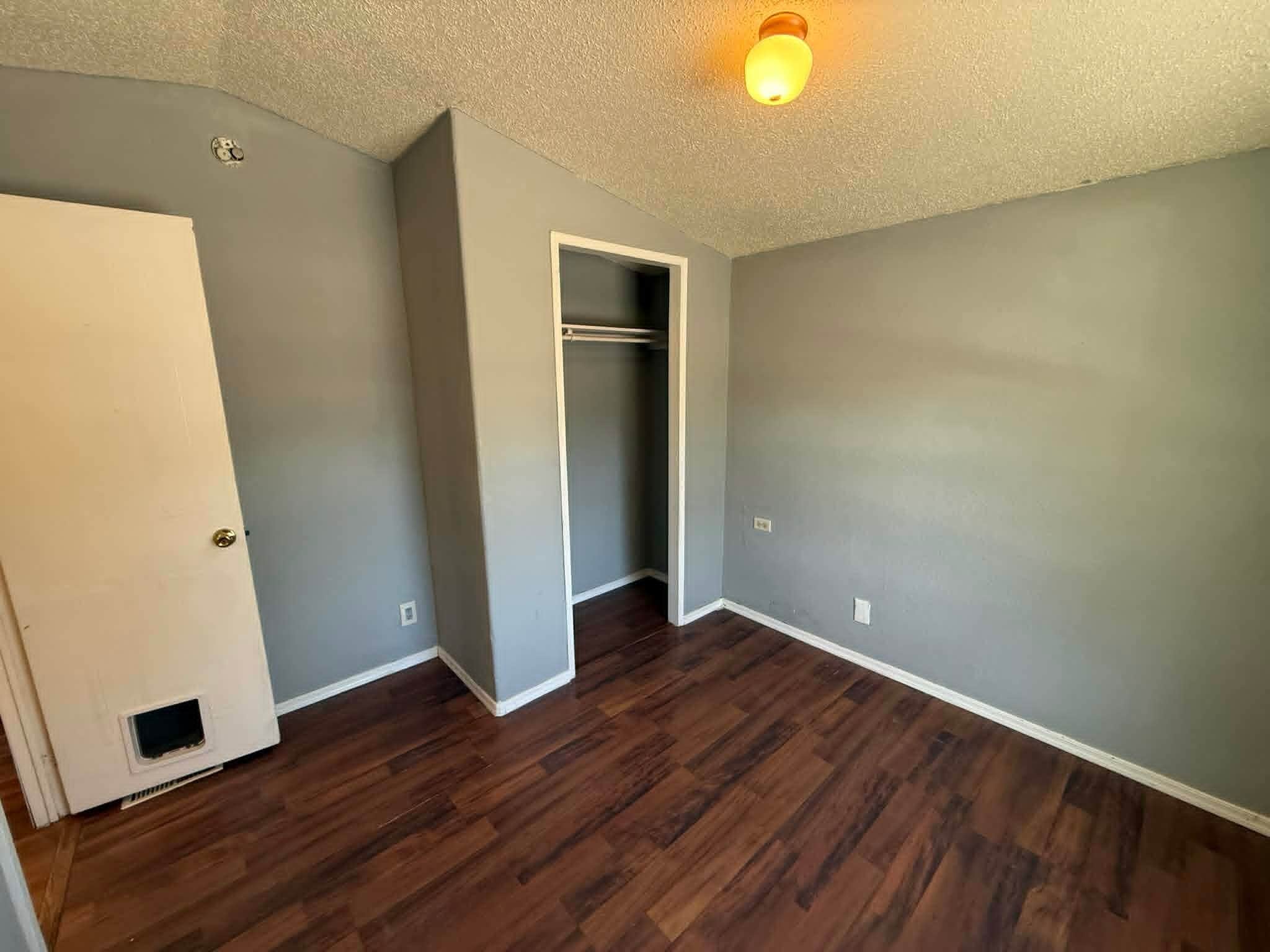 Building Photo - 2640 S Cottonwood Ln
