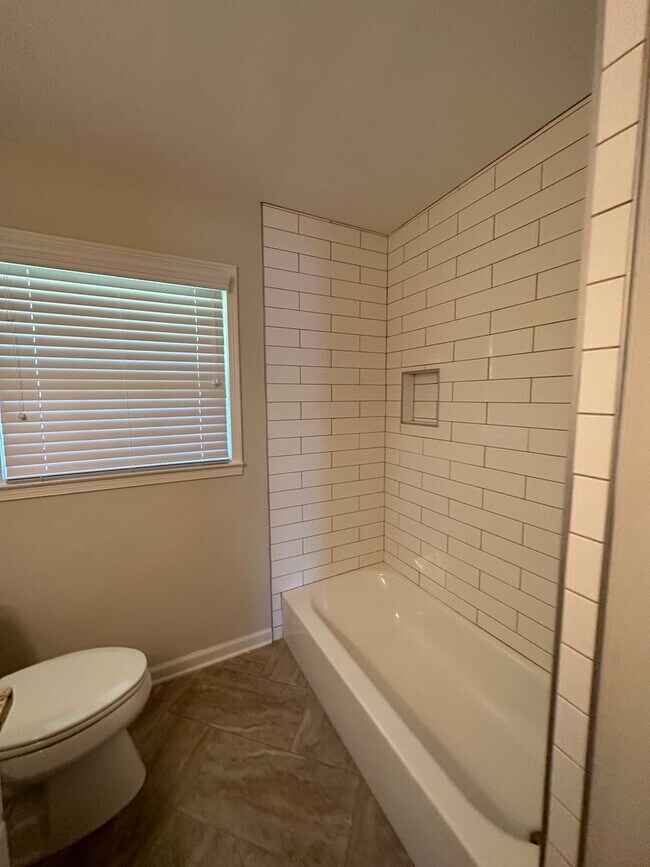 Building Photo - 3906 Dalraida Pl