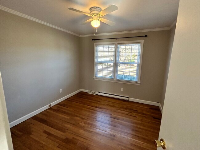 Building Photo - 208 Dalewood Dr