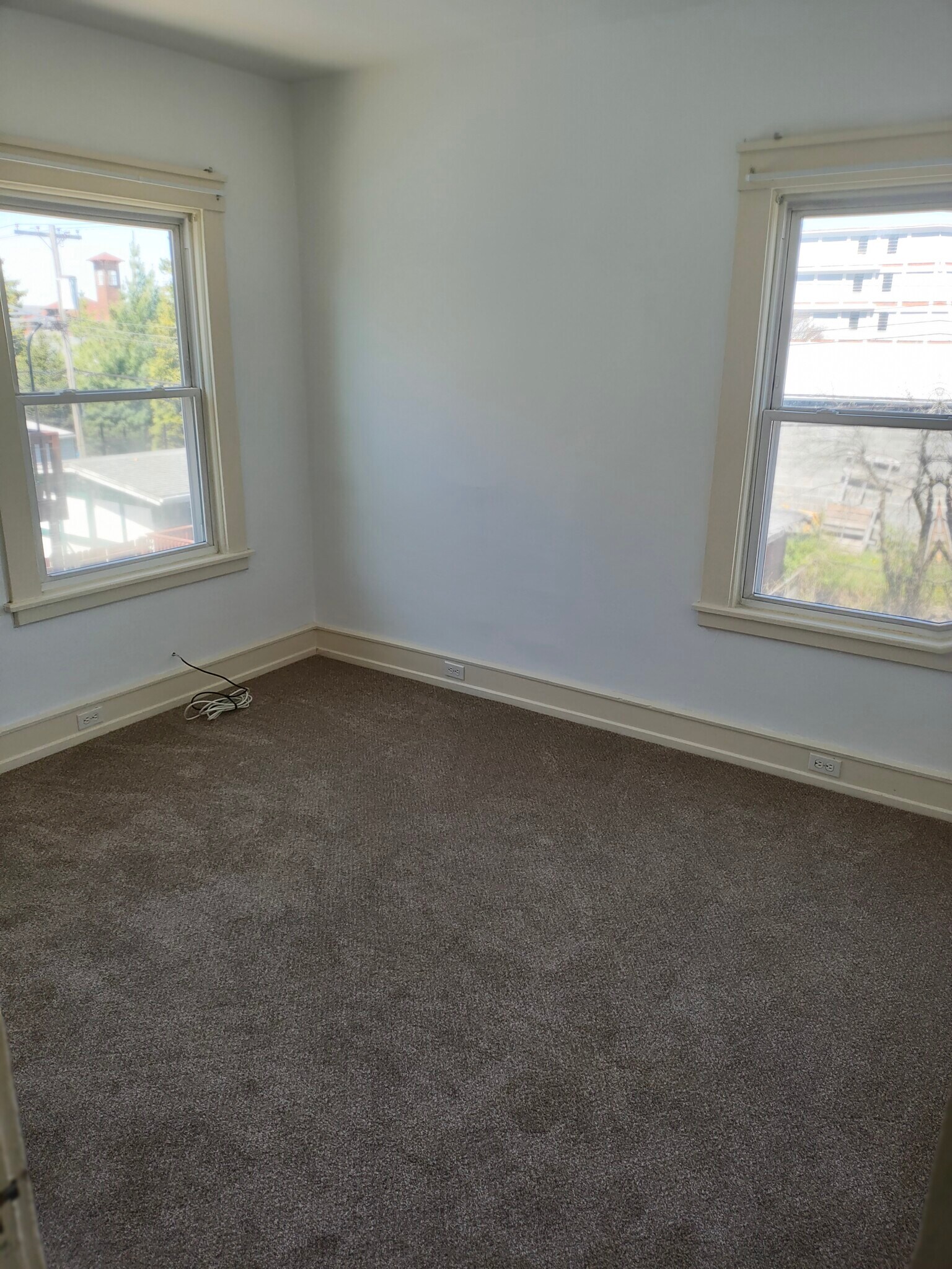 Bed 2 - 764 Amherst St