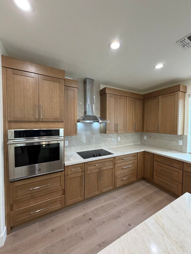 Building Photo - 2741 E Quiet Hollow Ln