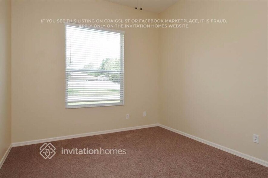 Building Photo - 6034 39th Ct E