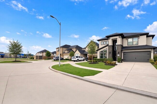 Building Photo - 31426 Warm Kindling Wy