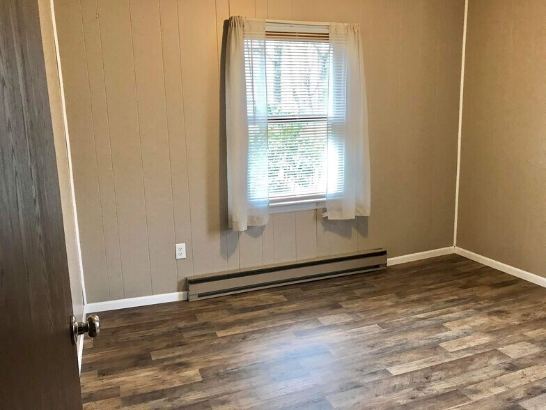 Building Photo - 826 Jonathan Run Rd