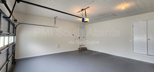 Building Photo - 4284 Cedar Lake Cove
