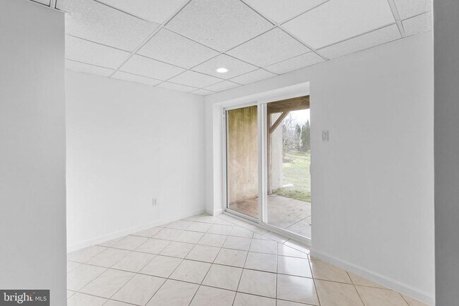 Building Photo - 219 Liberty Dr