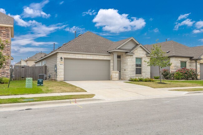 Building Photo - 909 Durness Dr