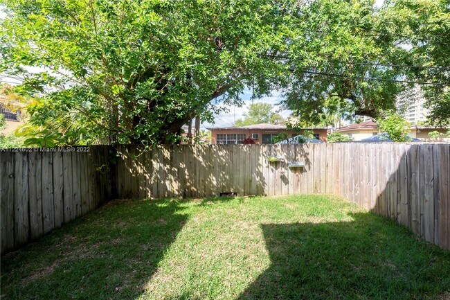 Building Photo - 3749 SW 27th Ln