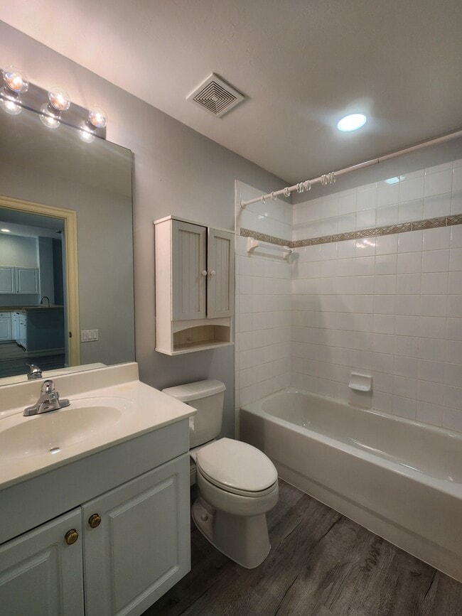 Building Photo - 965 Tarpon Cove Dr