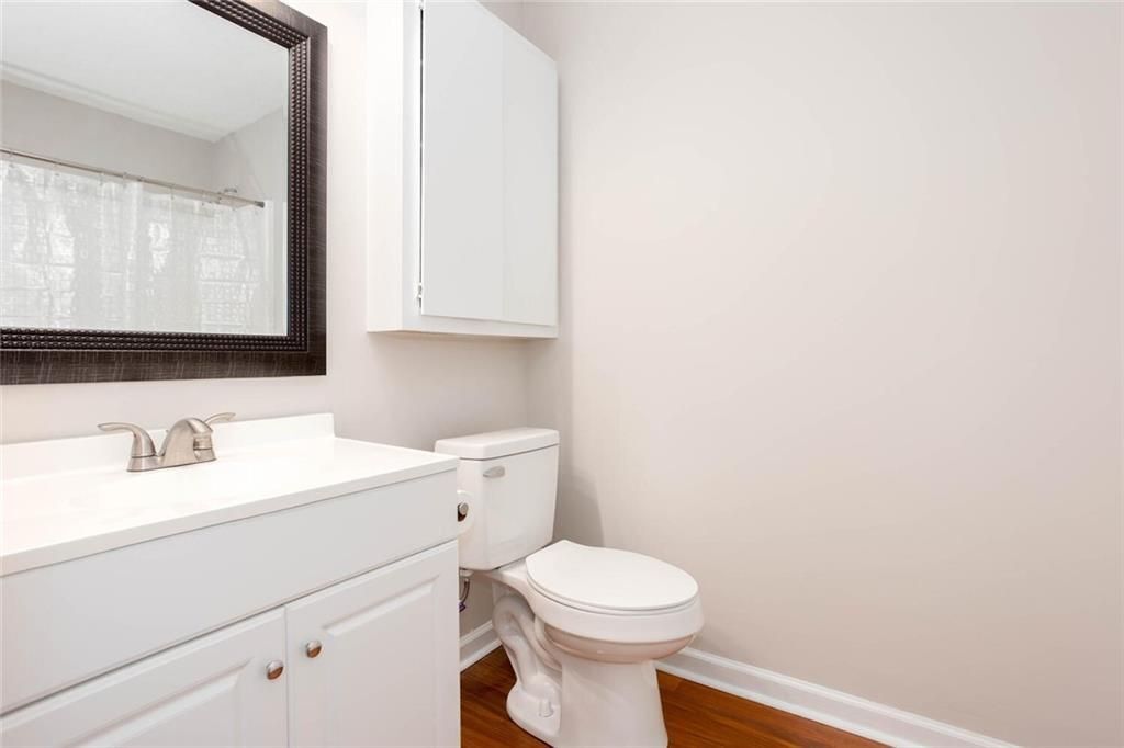 Building Photo - 4049 Leicester Dr NE