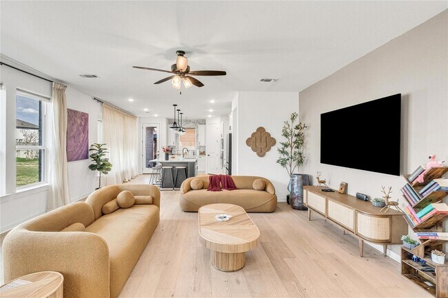 Building Photo - 516 Ahern Ct