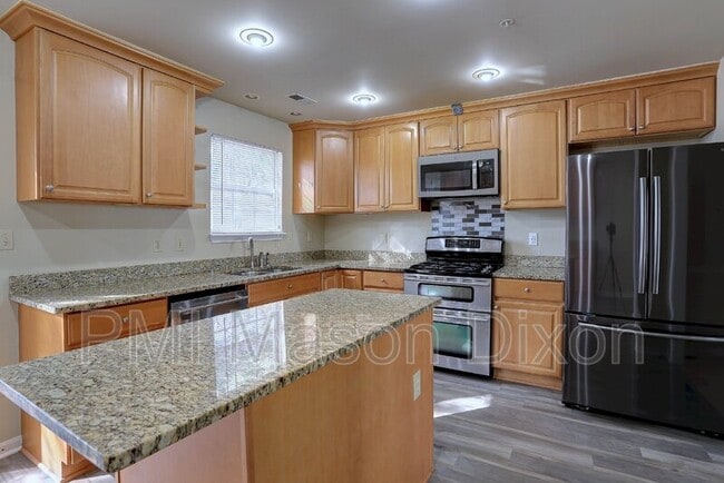 Building Photo - 8847 Goose Landing Cir