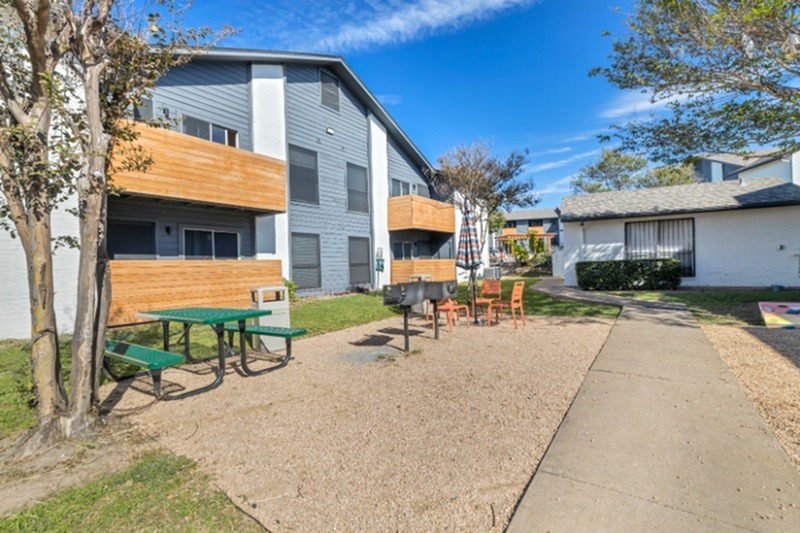 Building Photo - Ascent at Quail Creek