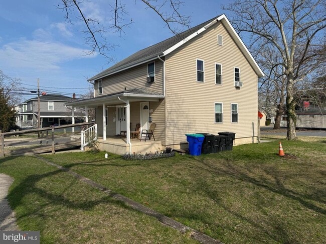 Building Photo - 26 Orchard St W