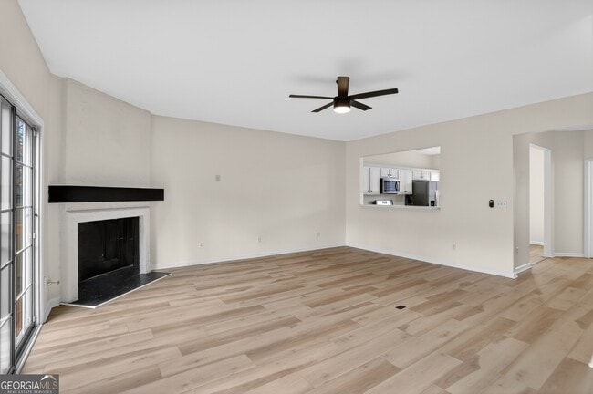 Building Photo - 5104 Manerdale Dr SE