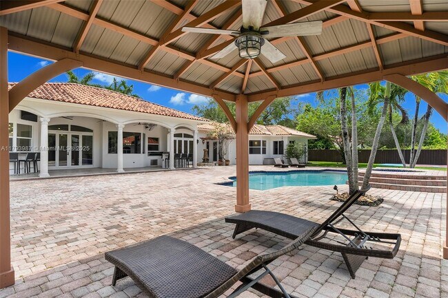 Building Photo - 9400 SW 93rd Ct