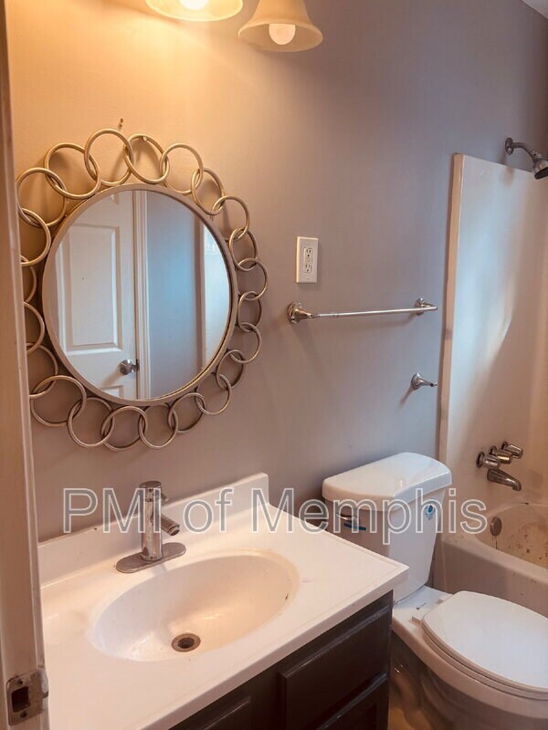 Building Photo - 345 Washburn Dr