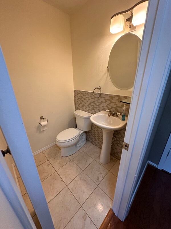 Building Photo - 9139 Village Brown
