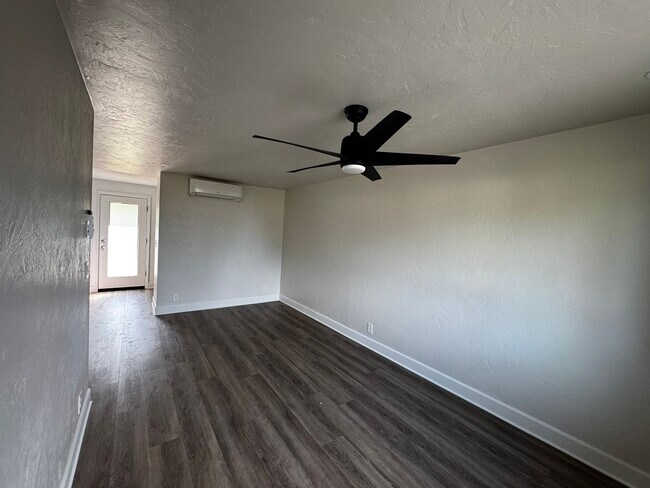 Building Photo - Spacious 3 Bedroom Home in South Eugene – Churchill Area