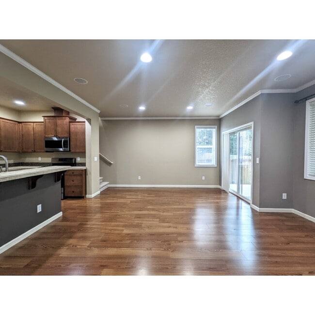 Building Photo - 730 SW 207th Pl