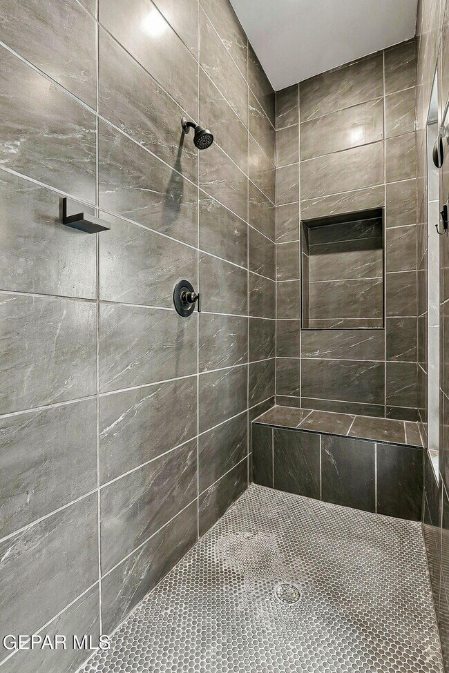 Building Photo - 1807 Ritzy Lou Pl