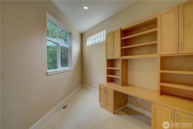 Building Photo - 3bd/3.5ba Kirkland Home