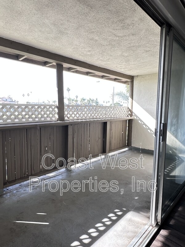 Building Photo - 1810 Broadway St