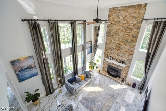 Building Photo - 22 Forest Hill Dr