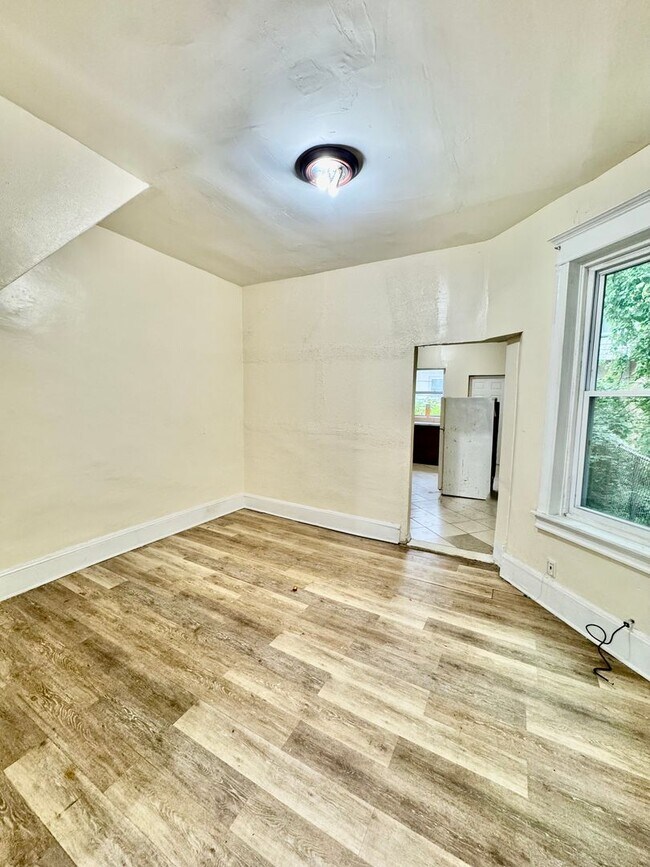 Building Photo - 220 S Millick St