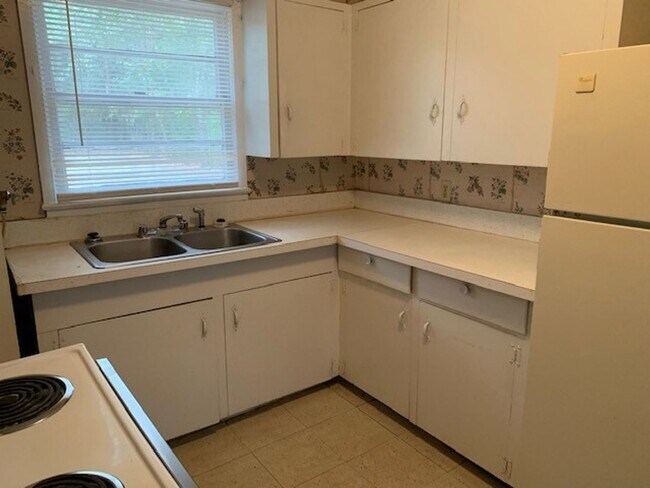 Building Photo - 2BD/1B House in Valdosta