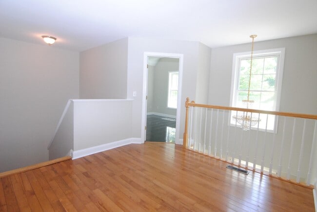 Building Photo - 46 Cherrywood Dr
