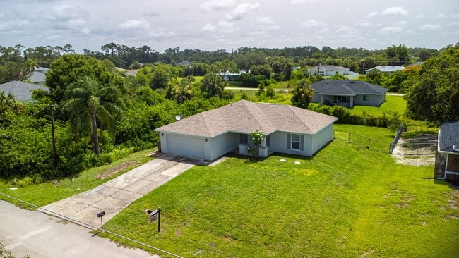 Building Photo - 6012 Thrush Ave