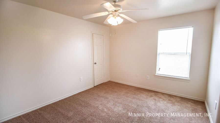 Building Photo - 5402 Kemper St