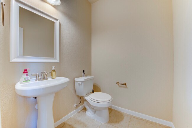 Building Photo - 9722 Victoria Rose Ln